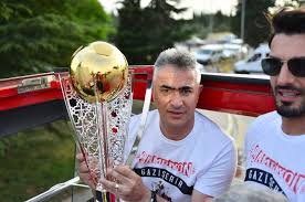 Mehmet altıparmak 2007 yılında başladığı teknik direktörlük kariyerinde sırasıyla kartal, tarsus i̇dman yurdu, 1922 konyaspor, altay, yeni malatya, kartal, alanyaspor, denizlispor, manisaspor, gümüşhanespor. Akhisar Mehmet Altiparmak A Emanet Ntvspor Net