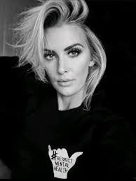 Beth Weston's Instagram, Twitter & Facebook