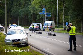 Voedselhulp nunspeet kent een iets andere werkwijze dan de landelijke voedselbank, maar door corona kunnen wij deze werkwijze helaas tijdelijk niet meer toepassen. Fietsster Zwaargewond Bij Aanrijding N310 Elspeterweg Nunspeet Elspeet Nieuws Stefan Verkerk Fotografie Webdesign