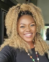 Spent the day playing dress up, styling my hair in different ways. Which  was your best look? Blame @treasureshairng for this gorgeousness 🤣 I hope  you have done something to nurture your