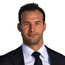 Ali Reslan's Instagram, Twitter & Facebook