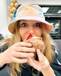 Pamela Ingold's Instagram, Twitter & Facebook