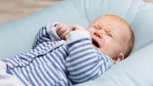 pleurs de bebe les comprendre mois par mois magicmaman com