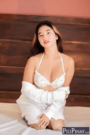 Pilipinay Rialyn Castillo scandal free Pinay photos and videos are here