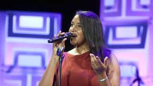 My bio in 3 words love and music. Ein Tanzchen Mit Cassandra Steen Frankfurt