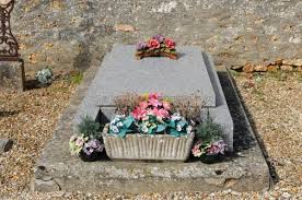 Il y a un choix parfait de qui offrira du confort. France The Cemetery Of Wy Dit Joli Village In Val D Oise Stock Image In 2020 Cemetery Stock Images Image