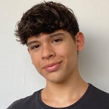 Isaac Lopes's Instagram, Twitter & Facebook