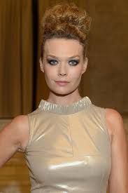 Niezwykły talent do kreaowania postaci komediowych ukazała na scenie teatru muzycznego w gdyni rolą roxie hart w musicalu maurine dallas watkins. Image Of Tamara Arciuch