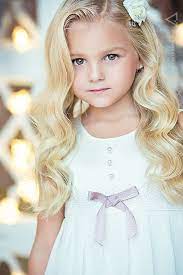 Pin By Bettye Warner On So Pretty Beautiful Blonde Girl Little Girl Hairstyles Blonde Girl