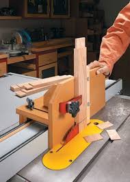 This Table Saw Tenon Jig Holds A Workpiece Vertically Or At An Angle And Adjusts To Fit Any Rip Fence Woodworking Jigs Tenon Jig Woodsmith Plans