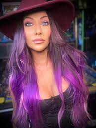 Karla Harvey's Instagram, Twitter & Facebook