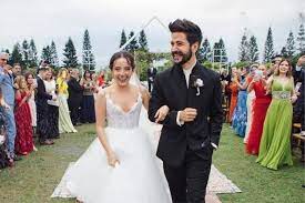 Uno de esos primeros temas fue medialuna. Asi Fue La Romantica Boda De Evaluna Montaner Y Camilo Tu En Linea