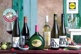 Hier können sie sich in einer kleinen auflistung ansehen, welche produkte es bei welchem discounter gerade gibt: Dein Wein Von Daheim Deutsche Weinwoche Bei Lidl Vom 3 Bis 8 September Gibt Es Presseportal