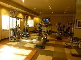 The hotel is not far from bellevue. Gym Room Aufnahme Von Silver Cloud Hotel Bellevue Eastgate Tripadvisor