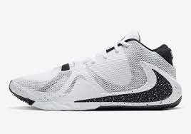 Giannis antetokounmpo training in the black/white colorway of his nike zoom freak 1, which released on july 10. Nike Zoom Freak 1 White Black Bq5422 101 Sneakernews Com