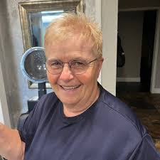 I'm returning to the desk tonight. I don't have any changes or updates to  my health or the baby's right now, but as we continue to take it  day-by-day, I'm feeling better