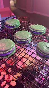 Harli is Awesome Lotts 🌙 on Twitter | Lavender macarons, Make it yourself,  Just bake