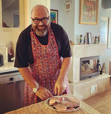 Masterchef ile gündeme gelen somer sivrioğlu'nun eşinden boşanacağı iddia edildi. Masterchef Te Soganin Kabugunun Soyulmasini Yeni Ogrendi Demisti Iste Somer Sivrioglu Nun Kizi Ve Oglu Galeri Takvim