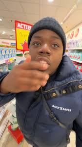 Je loopt heel de winkel en je vindt helemaal niks, dan wilt ie nog zeggen  het is daar gelijk. Loop mee man🤣🤣 #voorjou #fyp #stevemartha_  #pabopagina🇨🇼 #rotterdam #cura #korsoutiktok ...