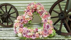 Traumhafter Autoschmuck Fur Die Hochzeit Mit Ganz Vielen Verschiedenen Rosen Lisianthus Hortensi Autoschmuck Hochzeit Anstecker Hochzeit Blumendeko Hochzeit