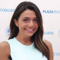 Caroline Callahan's Instagram, Twitter & Facebook