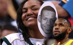 Gloria James: Tin tức, Video, hình ảnh Gloria James