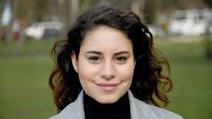 Burada yerli ve yabancı film, dizi bilgilerini bulabilir, oyuncular hakkında bilgi sahibi almila bağrıaçık. Qk03jeku 97pwm