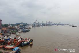 Jun 23, 2021 · layanan sim keliling ada di lima lokasi rabu, 23 juni 2021 07:24 wib pengendara sepeda motor melintas di atas trotoar di kawasan daan mogot, jakarta barat, senin (26/4/2021). Pemkot Palembang Memperjuangkan Revisi Perda Transportasi Sungai Antara News