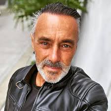 ✨Glorious✨ Album out and link in bio for all things Glorious. I love to see  all the love for vinyl! I love vinyls so much and it seems so many do to