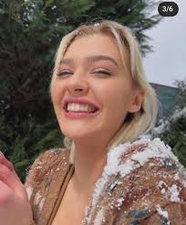 The beautiful Ceren from discomplicated 😌💜 She's a beauty ,any hair  colour suits her 🔥🔥