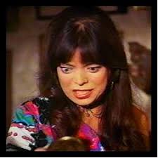 Kathryn LODER : Biography and movies