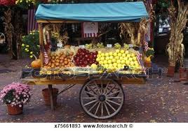 Banque De Photo Fruit Charrette A Une Marche Exterieur X75661893 Recherchez Des Images Des Photog Fruits Et Legumes Chariots De Nourriture Photo Fruit