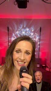 It Looks Like) I'll Never Fall in Love Again