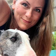 Daphne is feeling sooo much better today! Whatever bug🐛 she had was no  match for this crazy girl!🤪 So nice to see my smiley girl back!!😁❤️