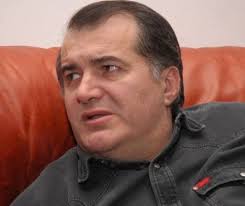 He is an actor and director, known for baieti buni (2005), anticamera (2008) and tanti florica (2012). CutremurÄtor Singura Imagine Cu SoÅ£ia Lui Florin CÄlinescu Ana Maria A Murit Chiar De Ziua Ei Noul Jurat De La Romanii Au Talent Greu Incercat De SoartÄ Evenimentul Zilei