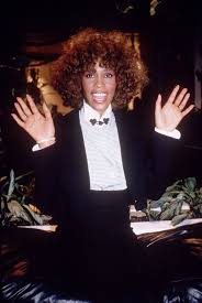 La même maladie qui touche lady gaga, et qui a d'ailleurs écarté la star de la pop de la scène au plus fort de ses douleurs. Whitney Houston Whitney Houston Pictures Whitney Houston Whitney