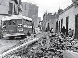 El terremoto de 1940 fue considerado como uno de los peores registrados hasta ese momento en lima, pero afectó rudamente al callao, sufriendo un maremoto con retiro del mar a 150 metros que anegó. Relatos De Temblores Que Los Limenos No Olvidaran Lima El Comercio Peru