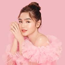 Join this trend: #TheFacesOfBrilliantChallenge Mechanics: 🎀 1. Pwede  niyong i-grab ang mgaa photos sa baba at i-edit sa kahit anong mobile app.  ✨ 2. I-post sa inyong timeline ang edited photos at