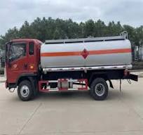 Good Price New 15001-30000L Storage Loading Pulling an Tank Oil Tanker  Truck HOWO