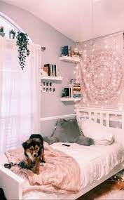57 Fabulous Ideas White Walls Green Plants And Fairy Lights Perfect For Your Favorite Bedroom Bedroomdecor Room Inspiration Bedroom Cozy Room Bedroom Decor