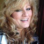 Janette Magee's Instagram, Twitter & Facebook