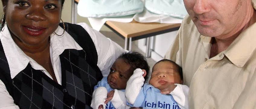Mein Mann entschied sich für seine schwangere Geliebte statt für mich und unsere Zwillinge – Sechs Monate später rief er mich unter Tränen an.