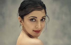Dhoni's wife, in neeraj pandey's critically and commercially. Kiara Advani Paired Opposite Ranveer Singh In Shankar S Next