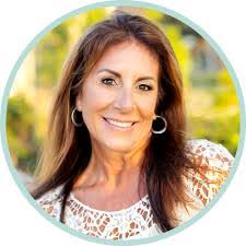 Lisa Lantrip's Instagram, Twitter & Facebook