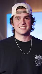 Vincent Mason's Instagram, Twitter & Facebook