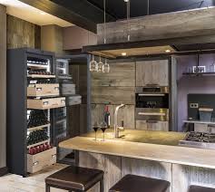 Grâce à une mise en température idéale et un système de conservation du vin efficace, la cave à vin est l'accessoire incontournable pour tous les œnologues en herbe. Tendances Magazine Cave A Vin Pour Cuisine
