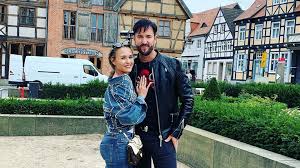 Laura müller und michael wendler sind offiziell verheiratet vor seinem ersten treffen mit lauras eltern hatte der dj übrigens große angst. Wendler Verrat So Gut Ist Sein Verhaltnis Zu Lauras Eltern Promiflash De