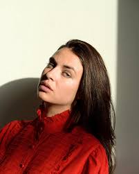 Angela Chambers' @angelachambersmusic latest track, 'Unfold,' is a  masterful blend of emotive storytelling and musical genius. Link in bio . .  . . . #music #brokencolor #musicblog #blog #indiemusic #indieartist  #musicreview #musicblog