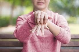 Penderita diabetes di indonesia kerap mengkategorikan penyakit tersebut ke dalam dua jenis, yaitu secara umum terdapat tiga jenis diabetes, yaitu diabetes tipe 1, diabetes tipe 2, dan diabetes gestasional selama masa kehamilan. Penyebab Pengidap Diabetes Rentan Alami Kurap