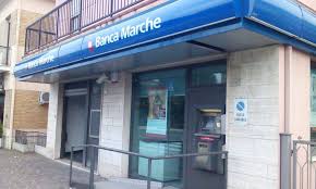 Nuova banca delle marche s.p.a. Ladri Sulle Vetrine Di Banca Marche Manifesti Alla Fermata Del Bus E Un Tour Sotto Casa Di Bianconi Cronache Maceratesi